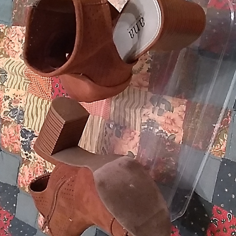 Boots - Picture 2 of 2
